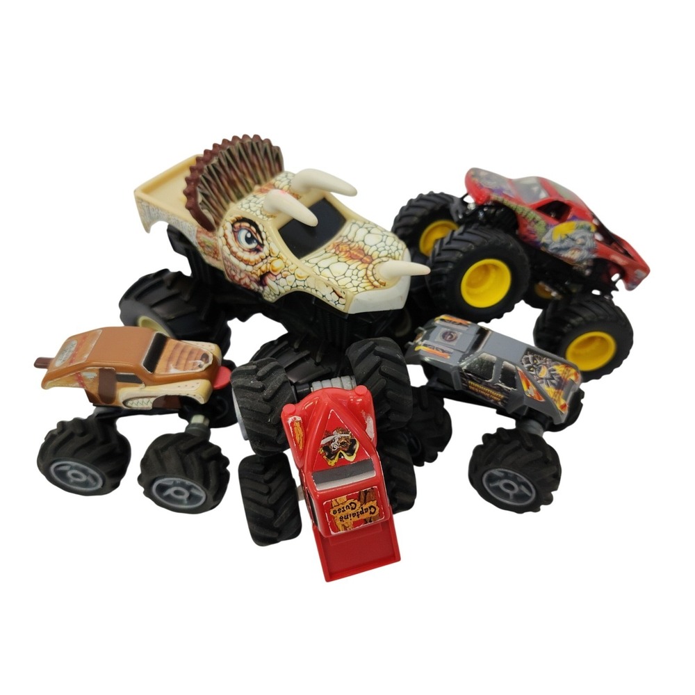 Hot Wheels Monster Jam Truck Lot Jurassic Attack Monster Mutt Captains Curse 5pc